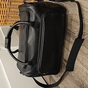 [Like NEW] Authentic GUCCI unisex black leather duffel travel bag